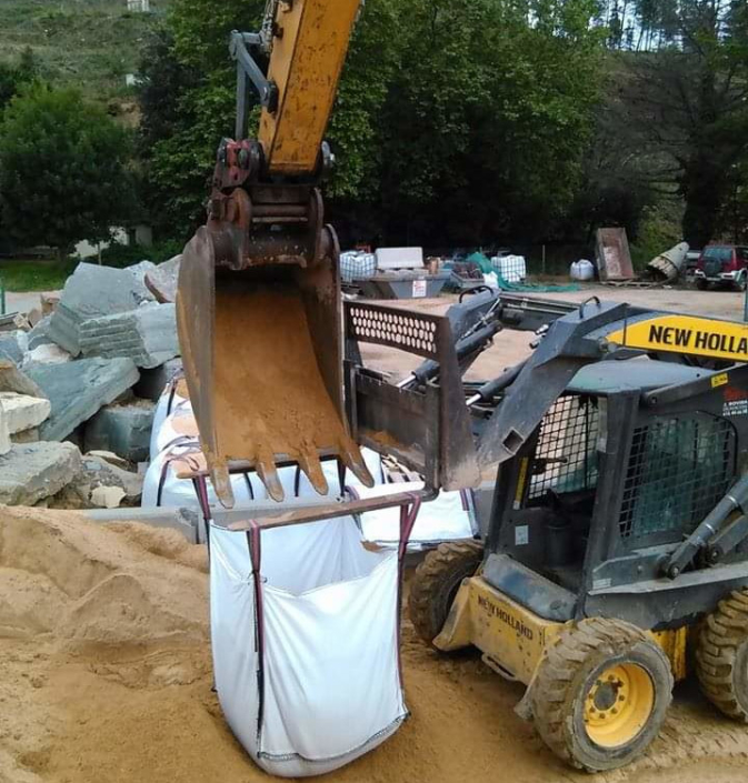 Accesori de pales per moure palets i saques.